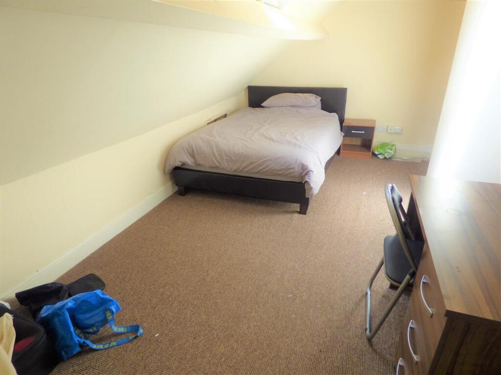 BEDROOM FIVE