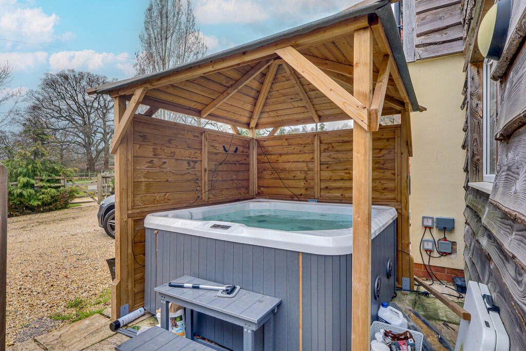 Oak View Cottage-...