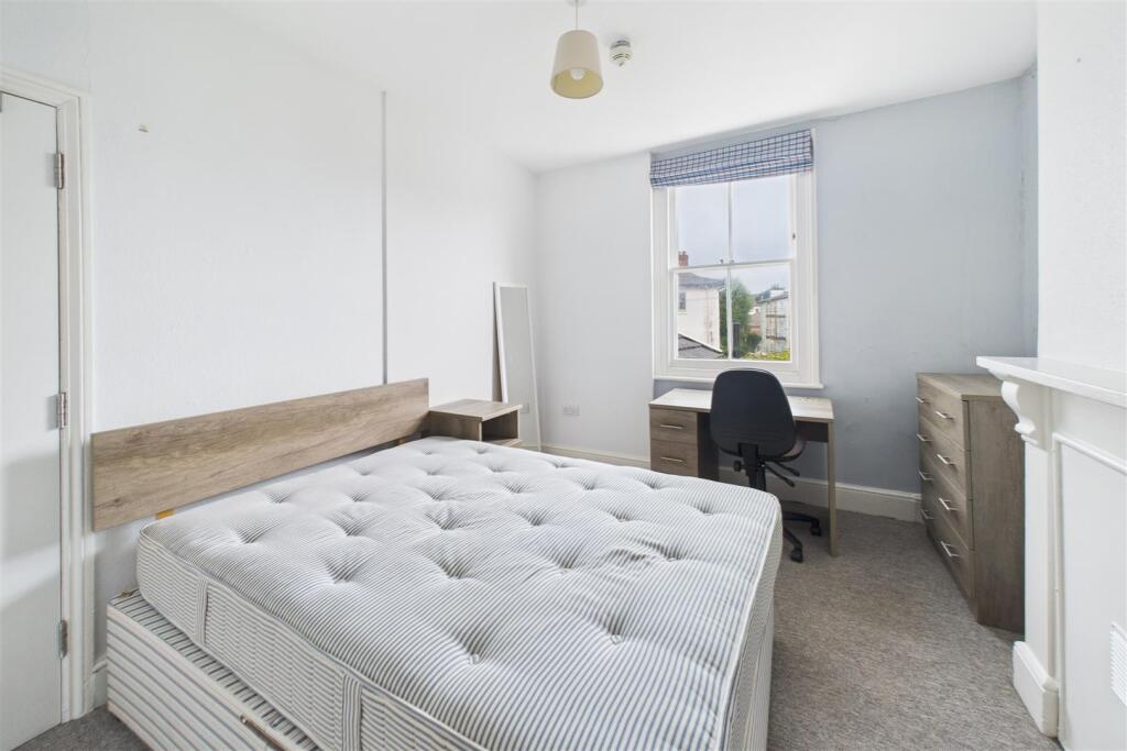 11 Osborne Villas, Kingsdown, Bristol BS2 8BP | Fr