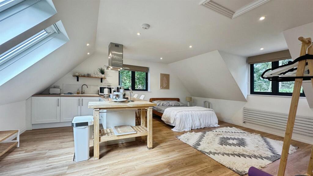 6c3d72e5--4547-9D4D-061885E37774-46764-00000FF073C