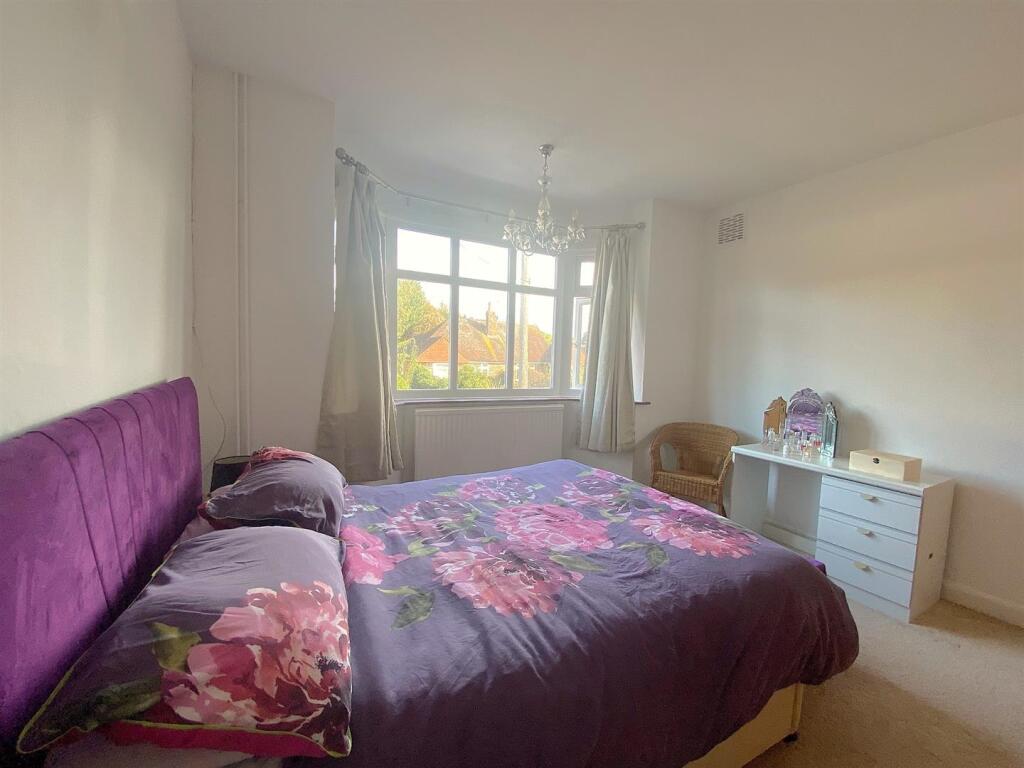 13 Grangecourt drive - Bed1.jpg