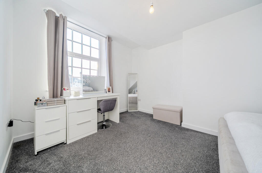 1385257-5-6926dfe...