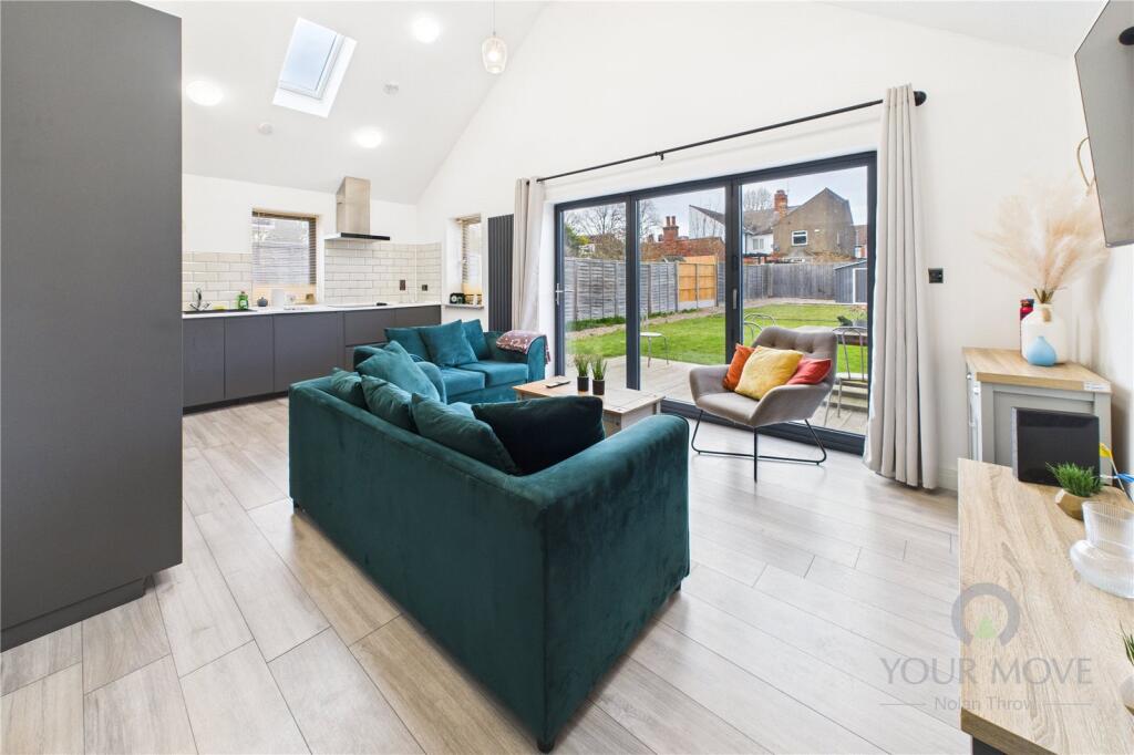 Kitchen/Living Area