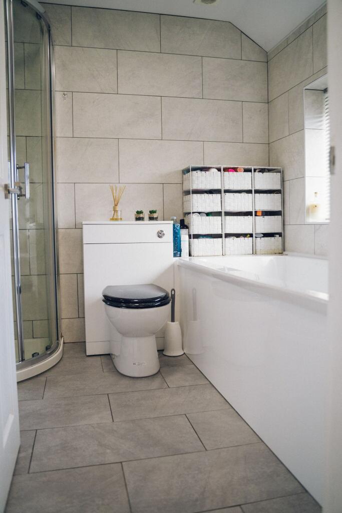 Ystafell Molchi / Bathroom