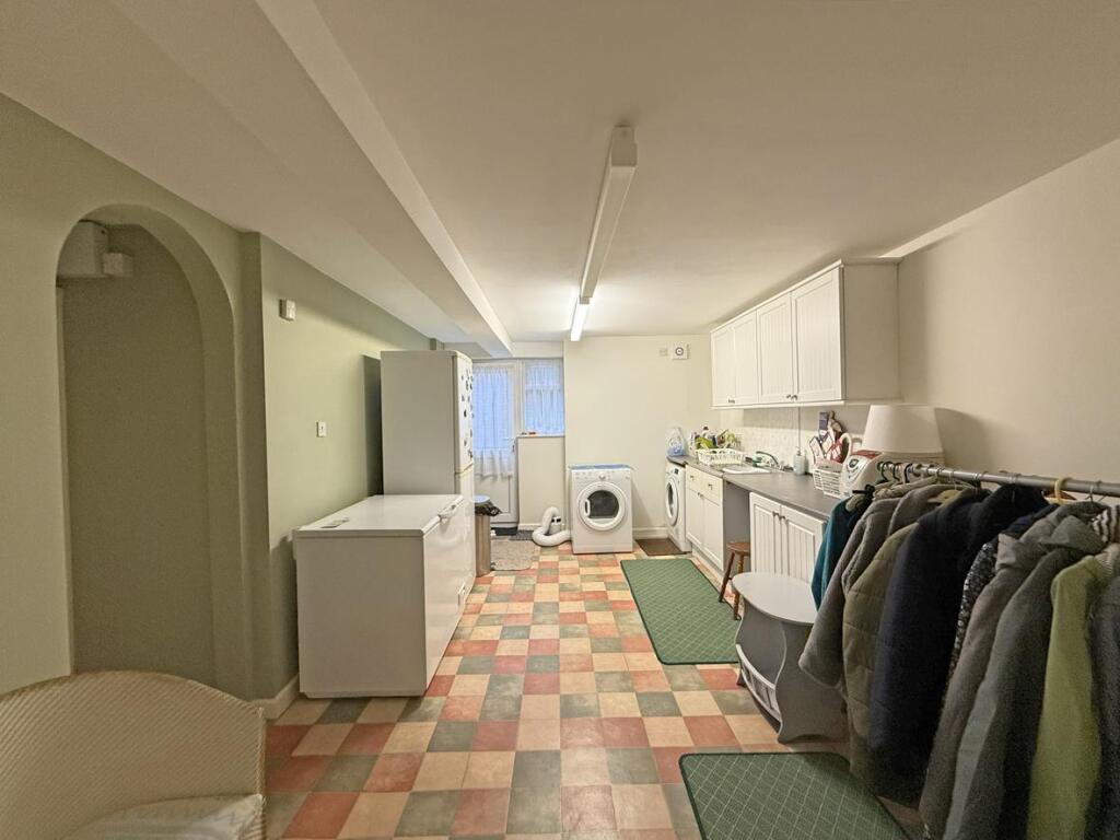 Dunraven Drive 81 - Utility.jpg