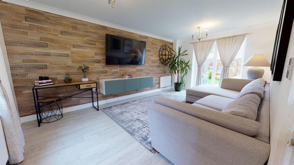 LOUNGE 1.jpg