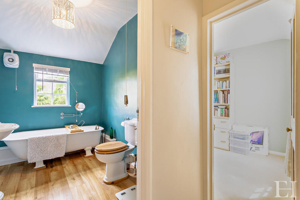 8649461-interiorW...