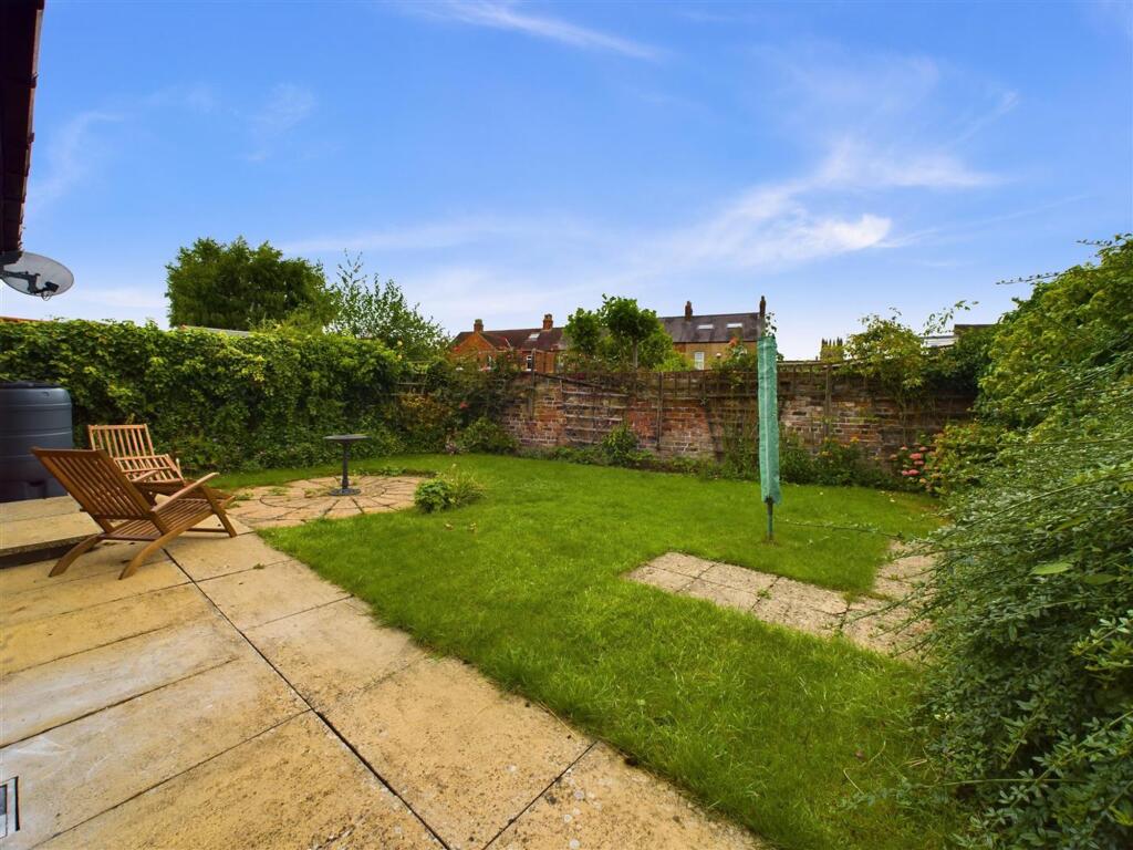 GARDEN