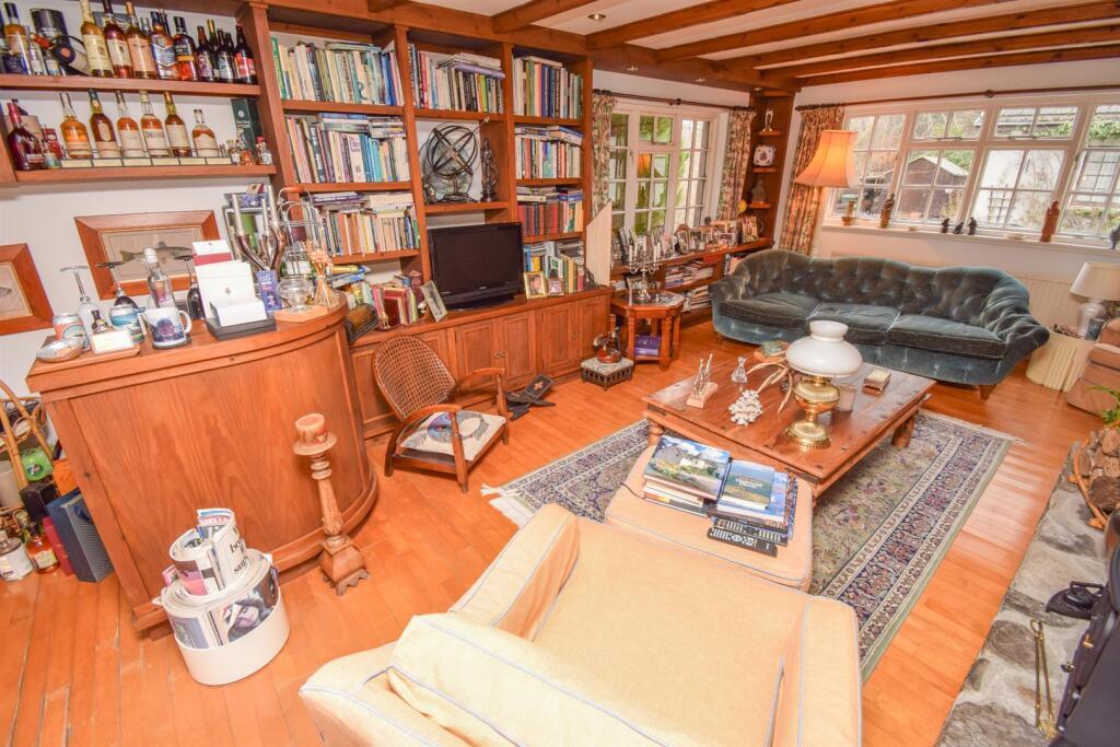 LOUNGE-DINING ROOM-2.jpg