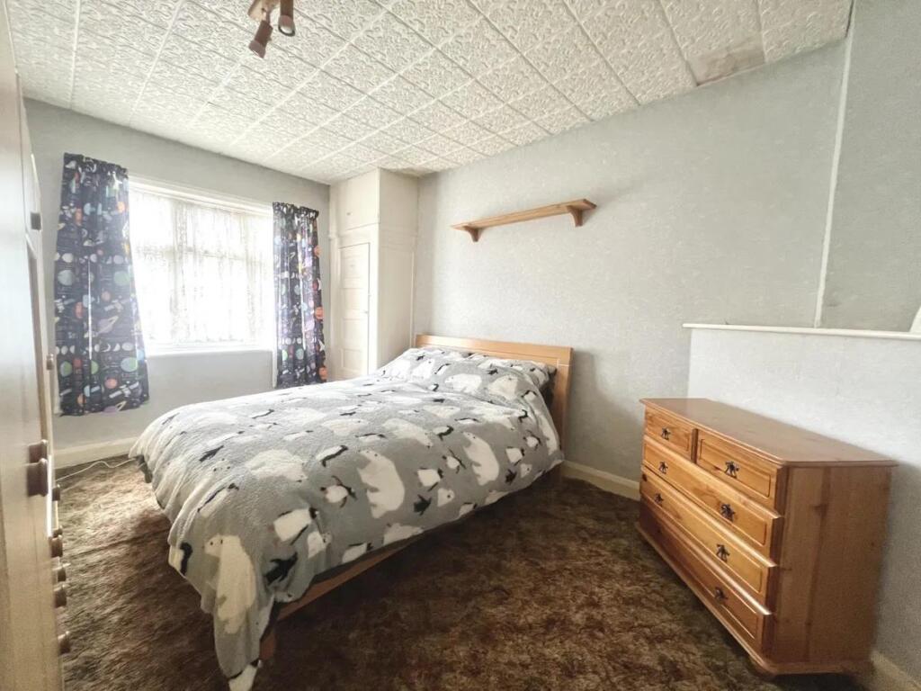 93 grosvenor bedroom 3.jpg
