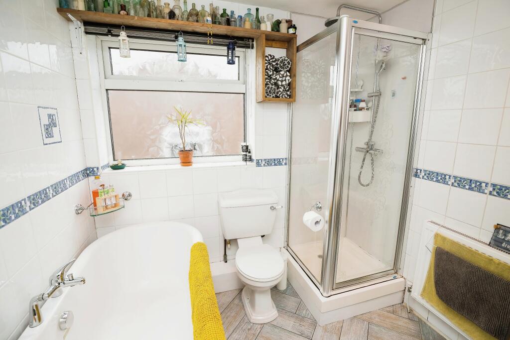 Bath/Shower Room