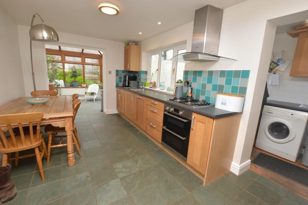 Kitchen/B'Fast Room