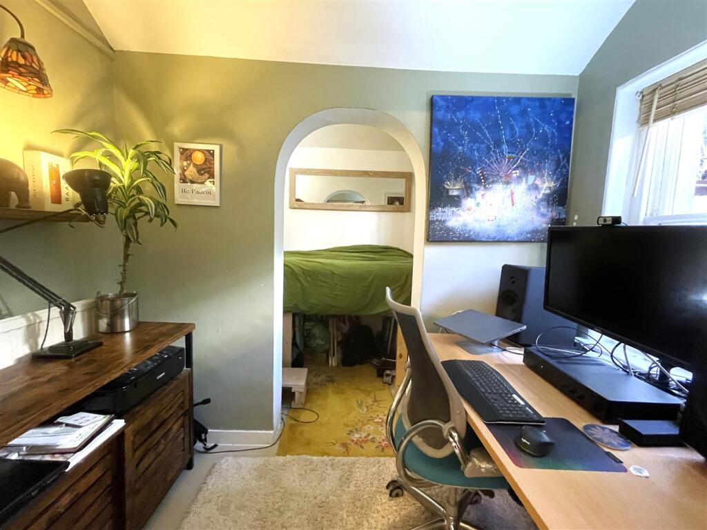 Bed 3 Office.jpg