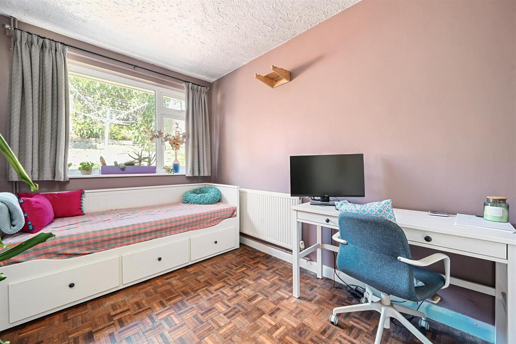 2a Windlesham Close, BN41 (11).jpg