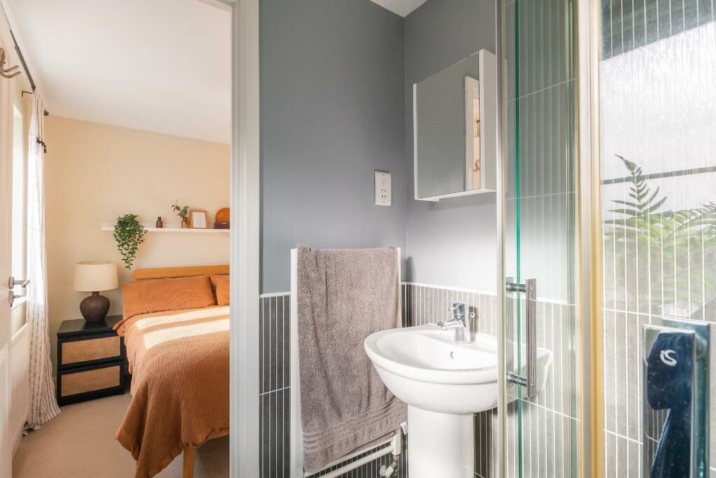 3S7LCHD - Ensuite A.jpg