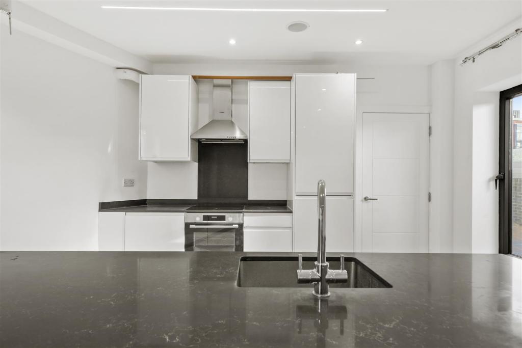 Flat 2 348 Dollis Hill Lane - JU7DpHt92c9ooikBihnG