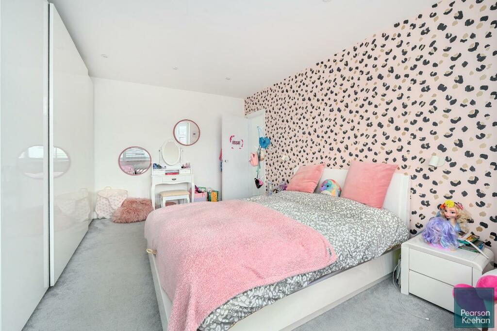 10 Glastonbury Road, BN3 (21).jpg