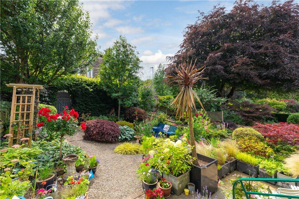 Spacious Garden