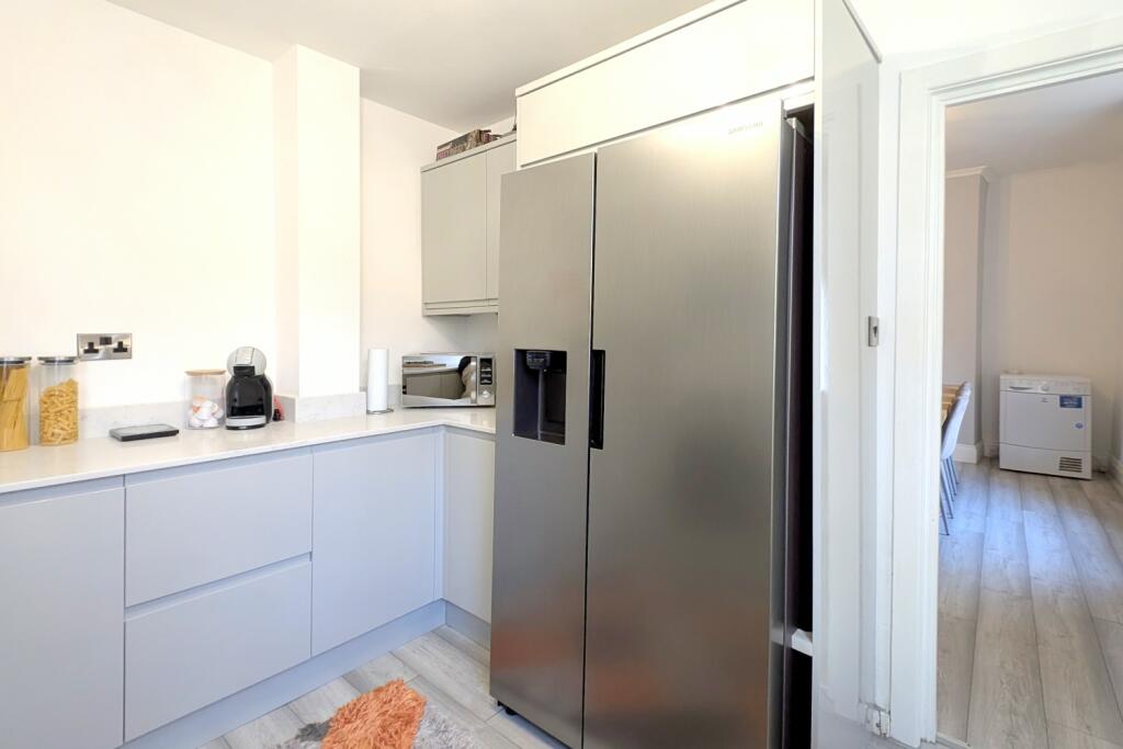 Slade Lane EweMove Brighouse (42)