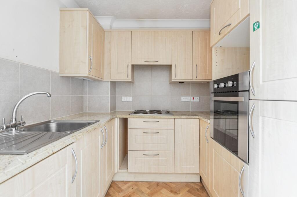 30 Sycamore Court, Aylesbury, Bucks HP19 9SZ