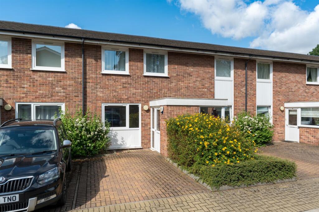 UplandsCourt-001.jpg