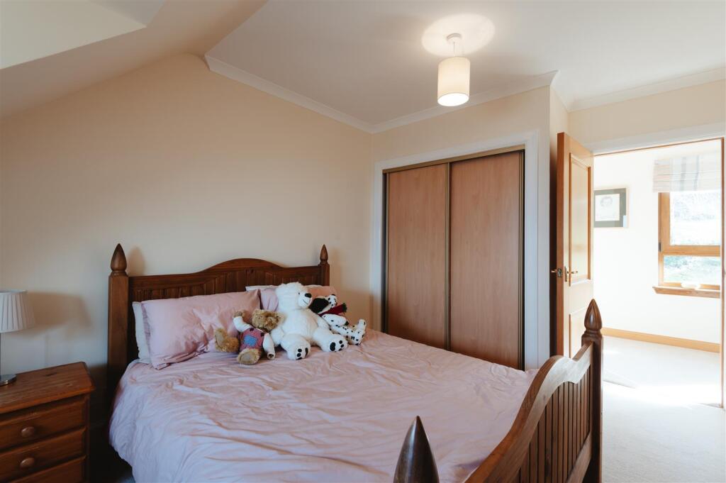 36_Turnberry_Avenue-3.jpg