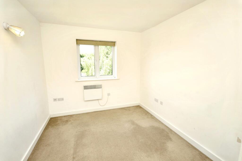 11 Celandine Grove, Southgate, London, N14 4BP