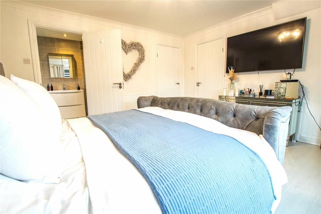 Bedroom 1 - 2