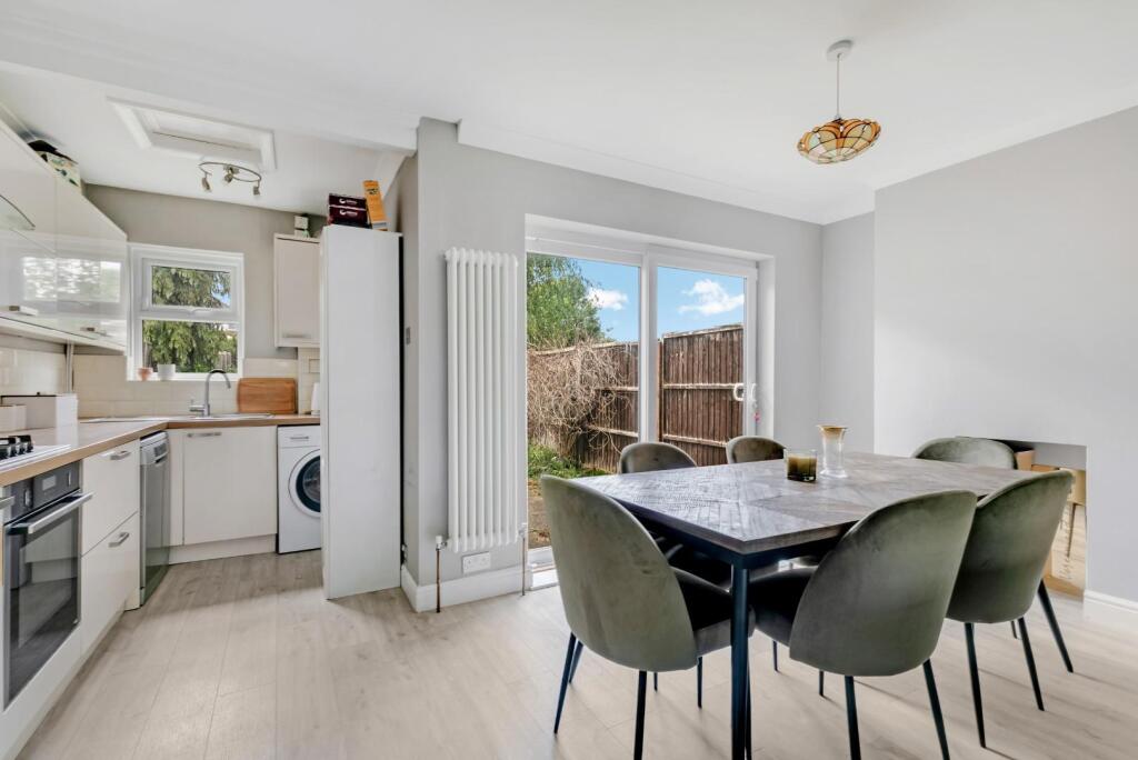 CAVERLEIGH WAY   -21.jpg