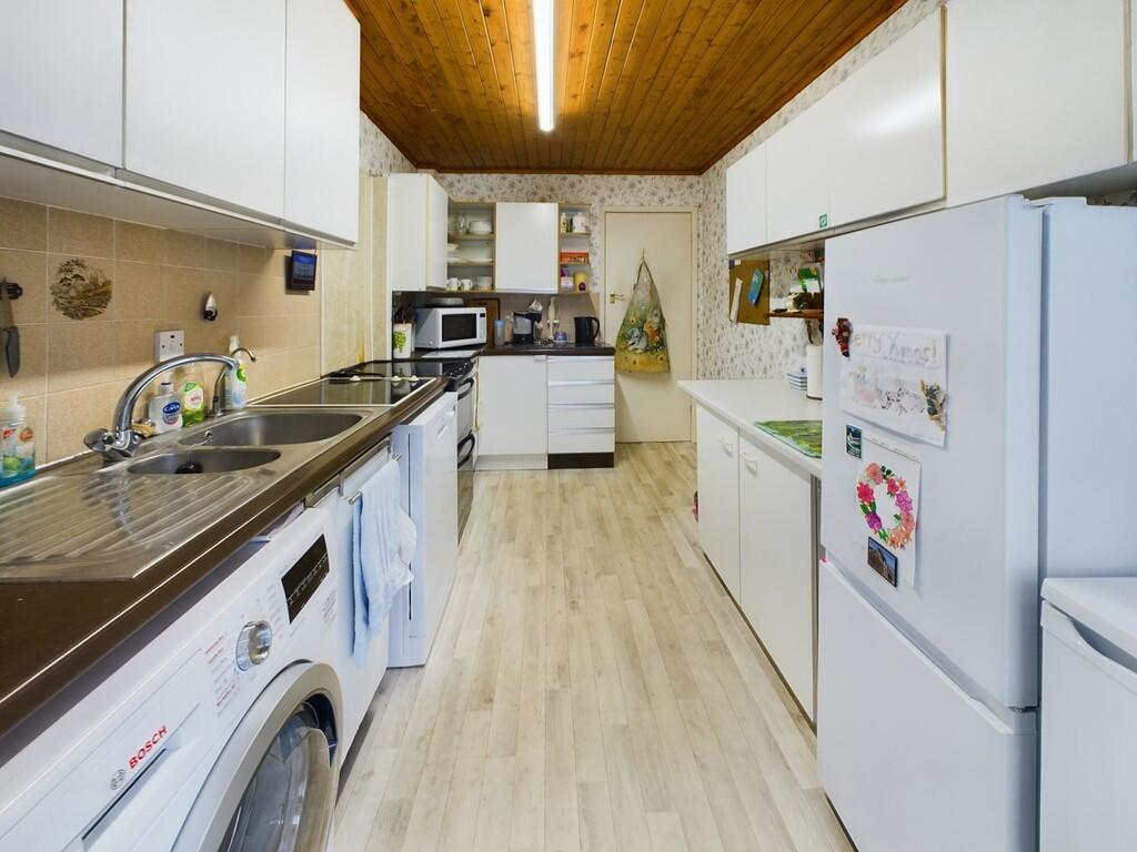 CAM02854G0-PR0313...