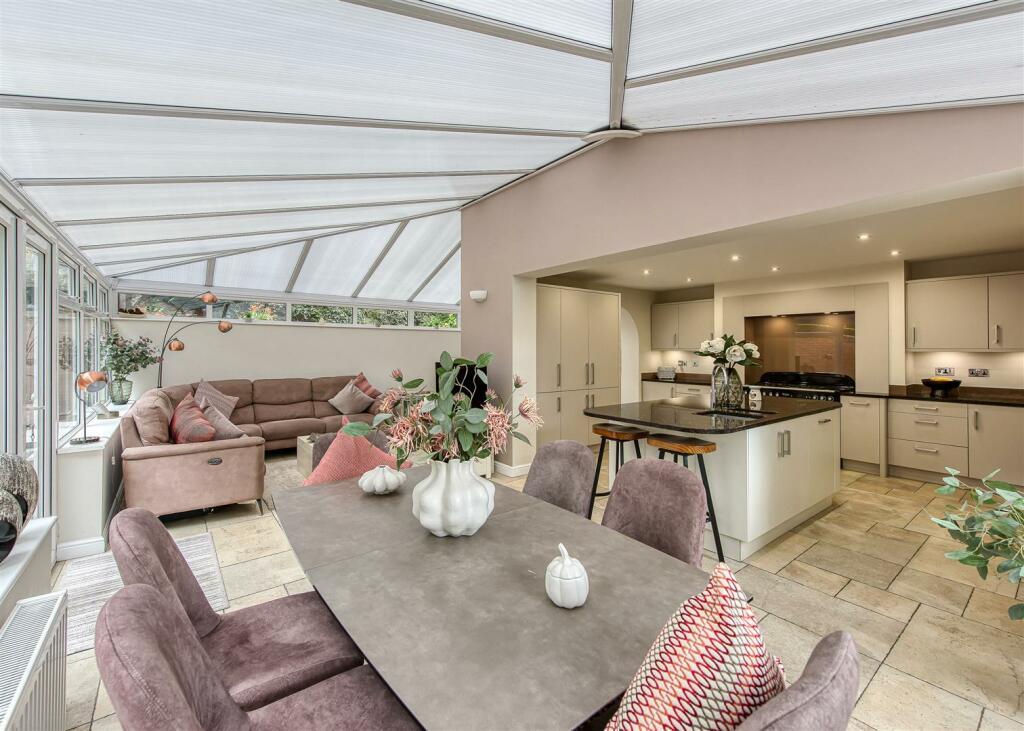 3 High Meadows-dining4.jpg