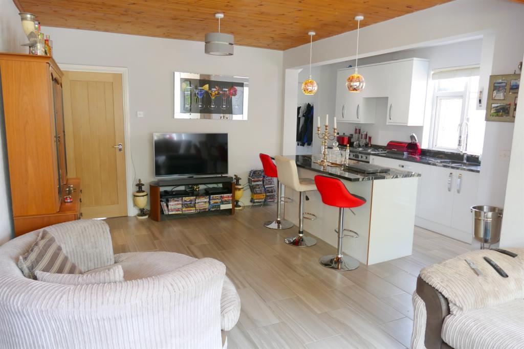 Kitchen+Family+Room+