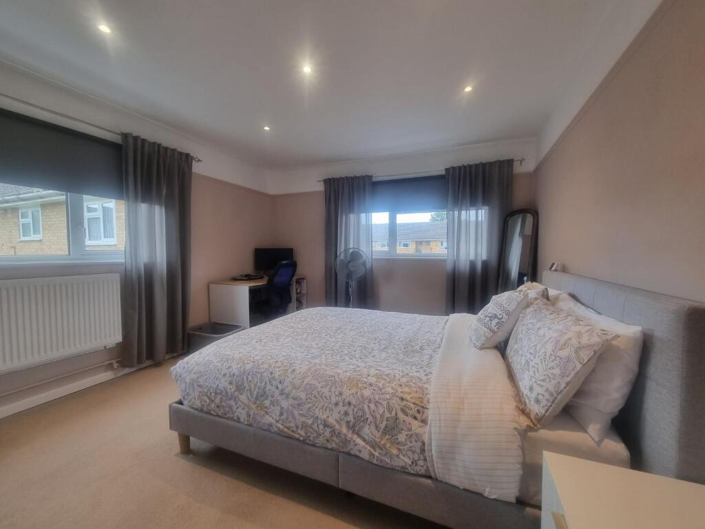 18 Tweed Close B1 2.jpg