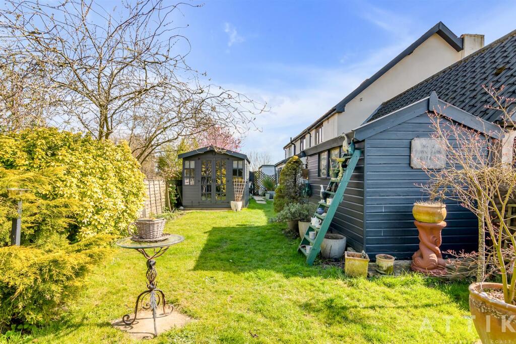 2 Town Farm Cottages IP19 0BE (31).jpg