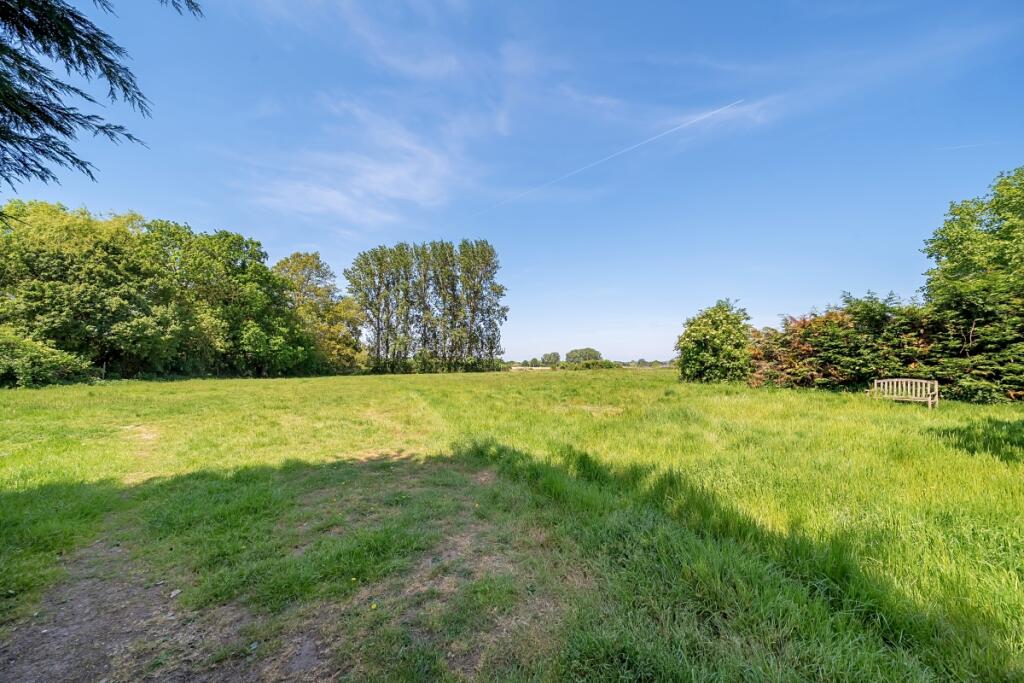 1294088-5-68248cb...