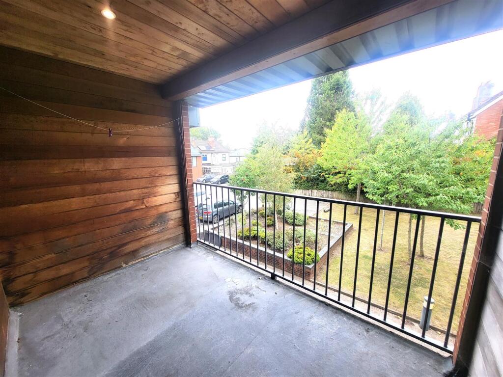 Exterior Balcony Pic 1
