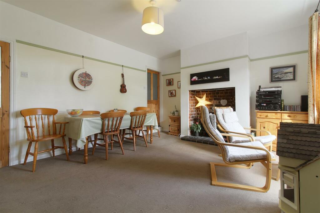 Dining Room 2.jpg