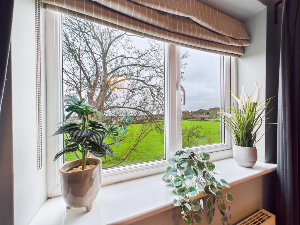 17 - 4 bedroom chalet bungalow.jpg