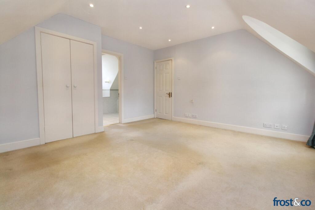 Master Bedroom to En-Suite