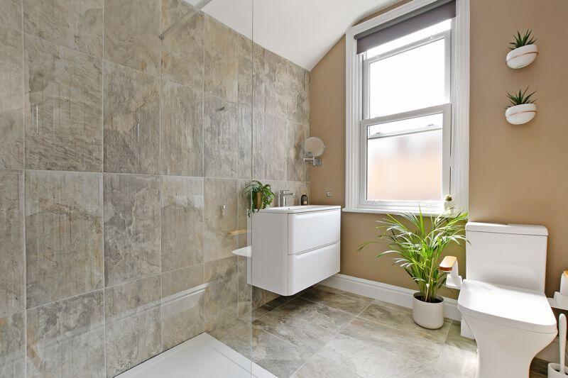 Off-Shot Shower Room