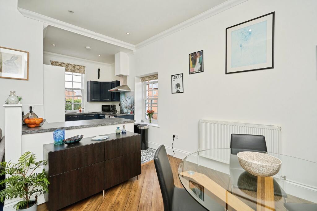 Lounge / Kitchen