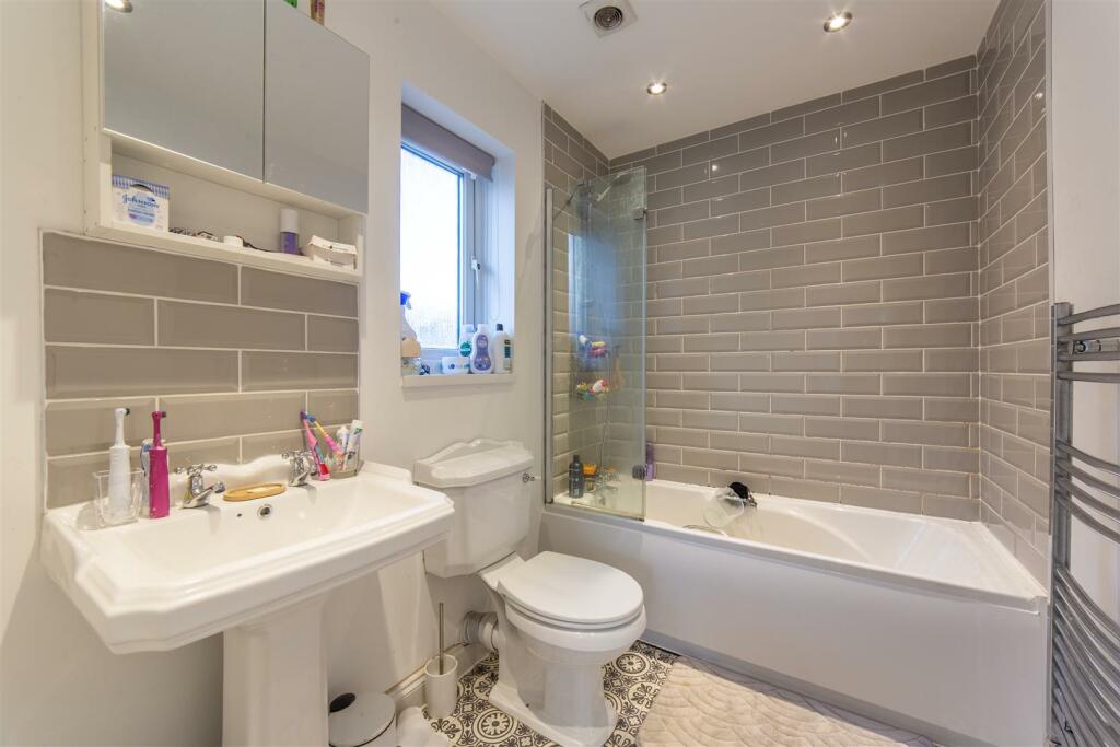 16 Clark Avenue-5.jpg