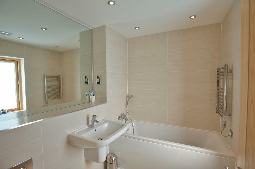 Bathroom En-Suite