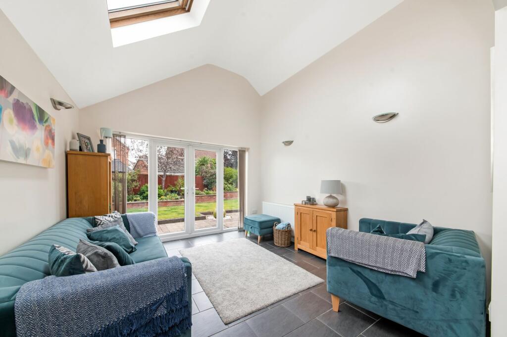 GARDEN ROOM