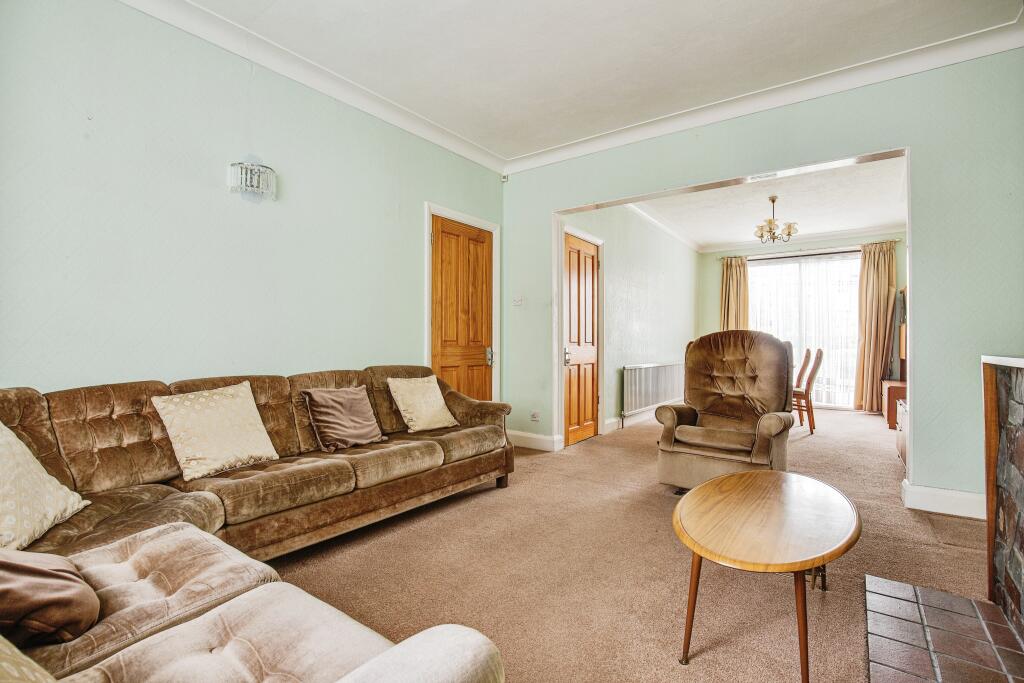 Lounge/Dining Room