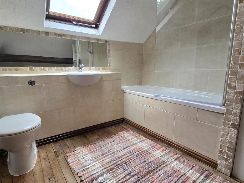 En Suite Bathroom