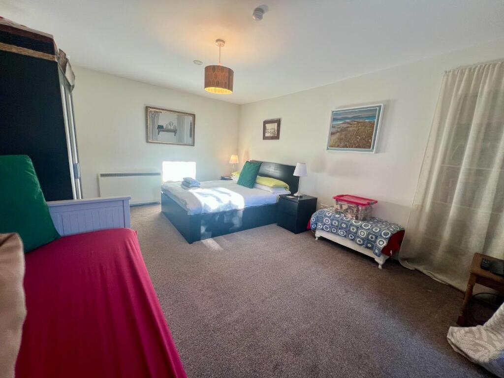 Living Room/Bedroom