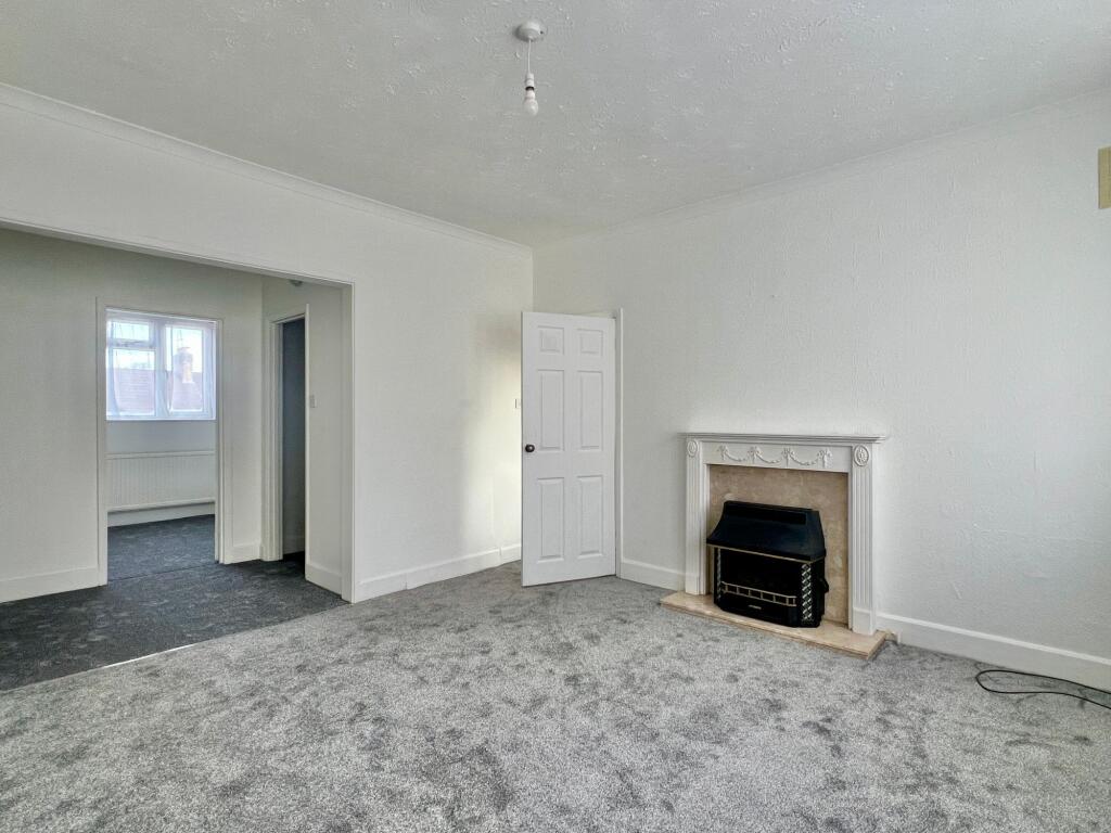 42 Belvedere Road living room