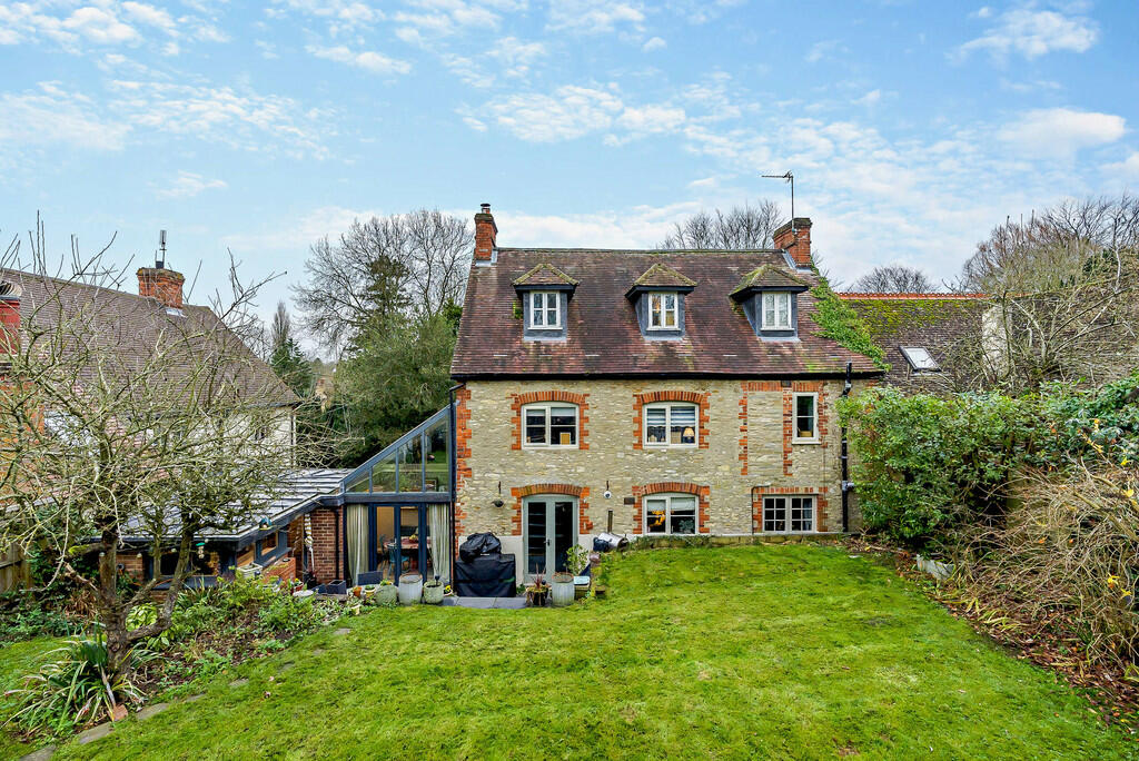 8631171-exterior1...