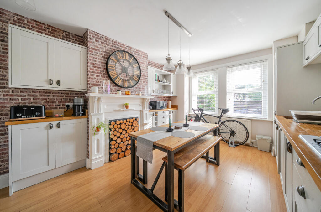 1348730-15-68c13e...